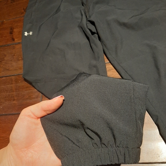 Under Armour track pants - Picture 2 of 3